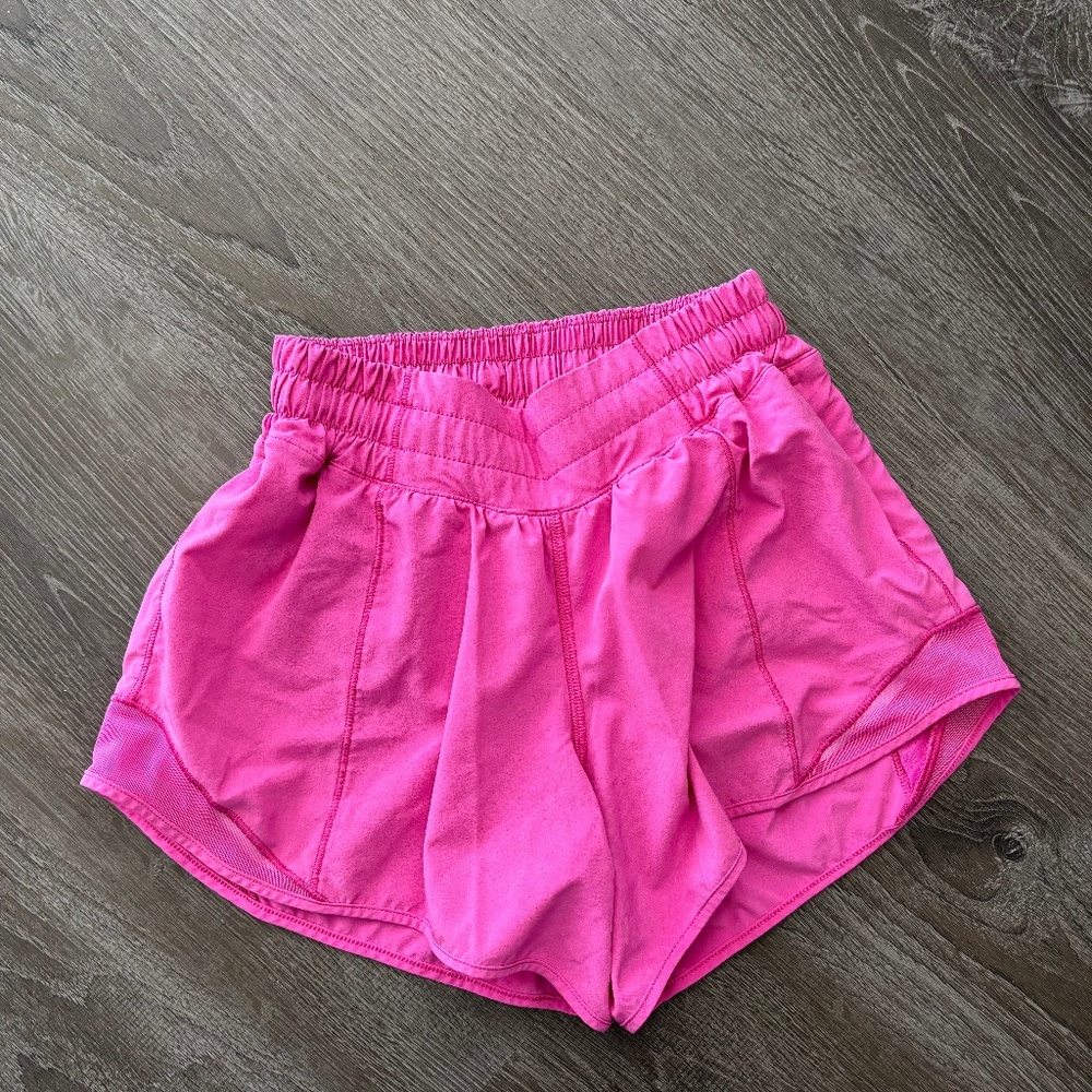 Lululemon Hotty Hot Low-Rise Lined Short 4"